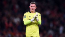 Форест се разбра с Юнайтед за вратаря Дийн Хендерсън