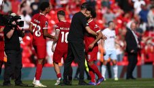 Ливърпул няма да пришпорва "счупения" Салах