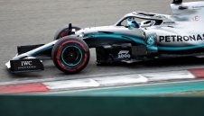 Ботас най-бърз  в Шанхай, проблеми за Хамилтън и Льоклер