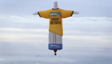 Футболът се завръща у дома