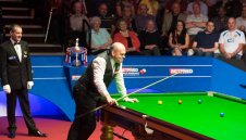 Сензацията Бингъм е на четири фрейма от световната титла