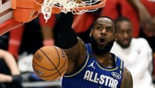 ЛеБрон пак триумфира, този път в супероспорвания Мач на Звездите в Чикаго + ВИДЕО