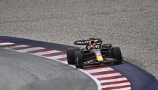 Верстапен пак ги отвя у дома! Спечели първата тренировки