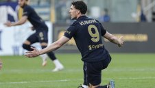 Турци дават сърце, душа и пачки за Душко от Юве