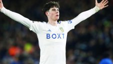 Лийдс обърна Лестър с 3 гола в драма, Груев с цял мач