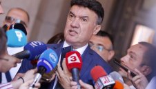 Боби Михайлов: Изпълкомът няма какво да гласува оставката ми