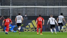 Гюндоган плюе германците след падението