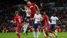 Тотнъм се издъни срещу "лебедите"