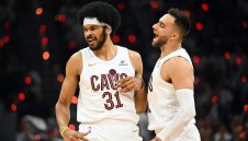 Кливланд и Минесота започнаха ударно в плейофите на НБА