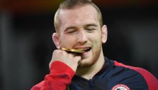 Смях: Медали от Рио ръждясват и се разпадат!