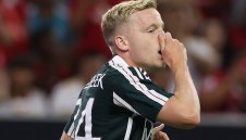 "Лале" превръща Ман Юнайтед в "малка гара"