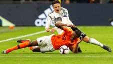 Борусия Дортмунд купи германски национал на промоция