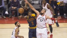 Кливланд приключи Торонто