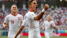 Полша напусна Мондиала с победа над Япония, "самураите" обаче продължават напред