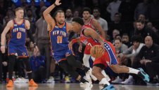 Тухла след тухла! Сиксърс и Никс не стигнаха 80 точки