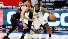 Сделката е факт! Брадата във Филаделфия, Симънс в Бруклин