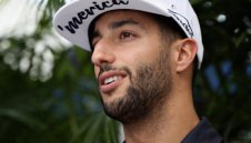 Ред Бул към Рикардо: Няма да те чакаме вечно