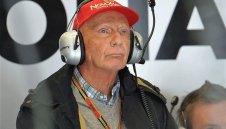 В Мерцедес още не са сигурни кого да изберат