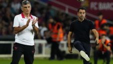 Шави утешава Рамос след автогола