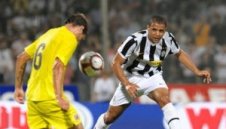 Жълтата подводница торпилира Юве 4:1