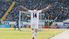 "Бялата лавина" помете трагичен Левски на "Герена"!