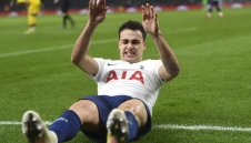 Испански защитник вършее на секси инфлуенсърки + СНИМКИ