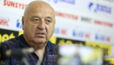 Бат' Венци обясни защо заплаши фен на Славия с "рязане на глава"