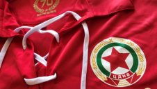 Червена истерия: Разграбиха за часове и втората серия юбилейни екипи на ЦСКА