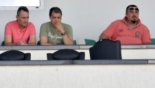 Хубчев обикаля стадионите като "цветарка": У нас играят по 1,5 български футболисти на мач