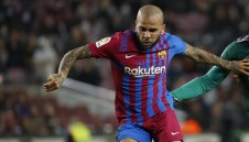 Дест е аут, Алвеш излиза срещу Реал Мадрид