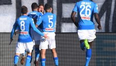 Гранде Наполи разнебити Лацио и свали Юве от върха