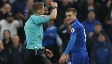 Лестър пробва да отърве Варди