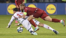 Масови арести на уелсци при гостуването в Ереван