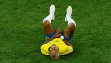 Неймар ревна: Швейцарците ме наритаха, боли ме