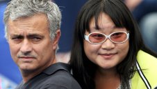 На Острова: Моуриньо преподписа