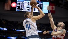 Новицки стигна 50 000 минути в НБА