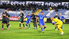 Левски е посредствен извън София