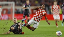 Треньор на слабак от Бундеслигата не иска да си ходи