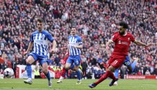 Пореден обрат качи Ливърпул на върха + ВИДЕО