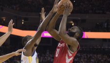 Ракетите развалиха празника на Голдън Стейт