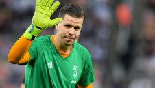 Юве дава нов договор на Счесни