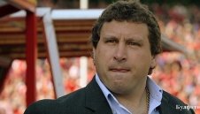 Вили Вуцов става треньор на Славия