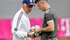 Левандовски обвини Анчелоти за контузиите в Байерн