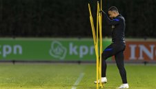 Юве подлива вода на Барса за Депай