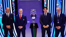 Рецидивист пускал порно звуци по време на жребия