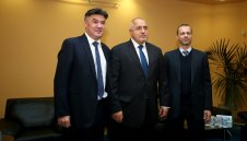 Задават се катаклизми във футбола ни! Премиерът призова Боби Михайлов да хвърли оставка + ВИДЕО