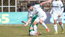 Трио напуска Славия