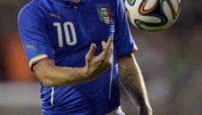 Касано взе №10, Балотели - девятката