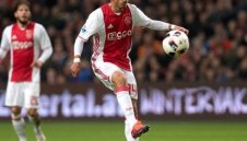 Абделак Нури от Аякс отново е в съзнание, след една година в кома