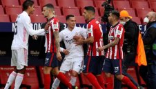 От Атлетико за Реал Мадрид: Свикнали са съдиите да ги подкрепят